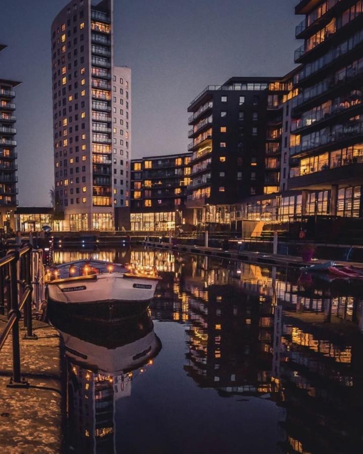 King Deluxe City Apt Large Space& Free Parking! No Balcony Leeds  Exteriör bild