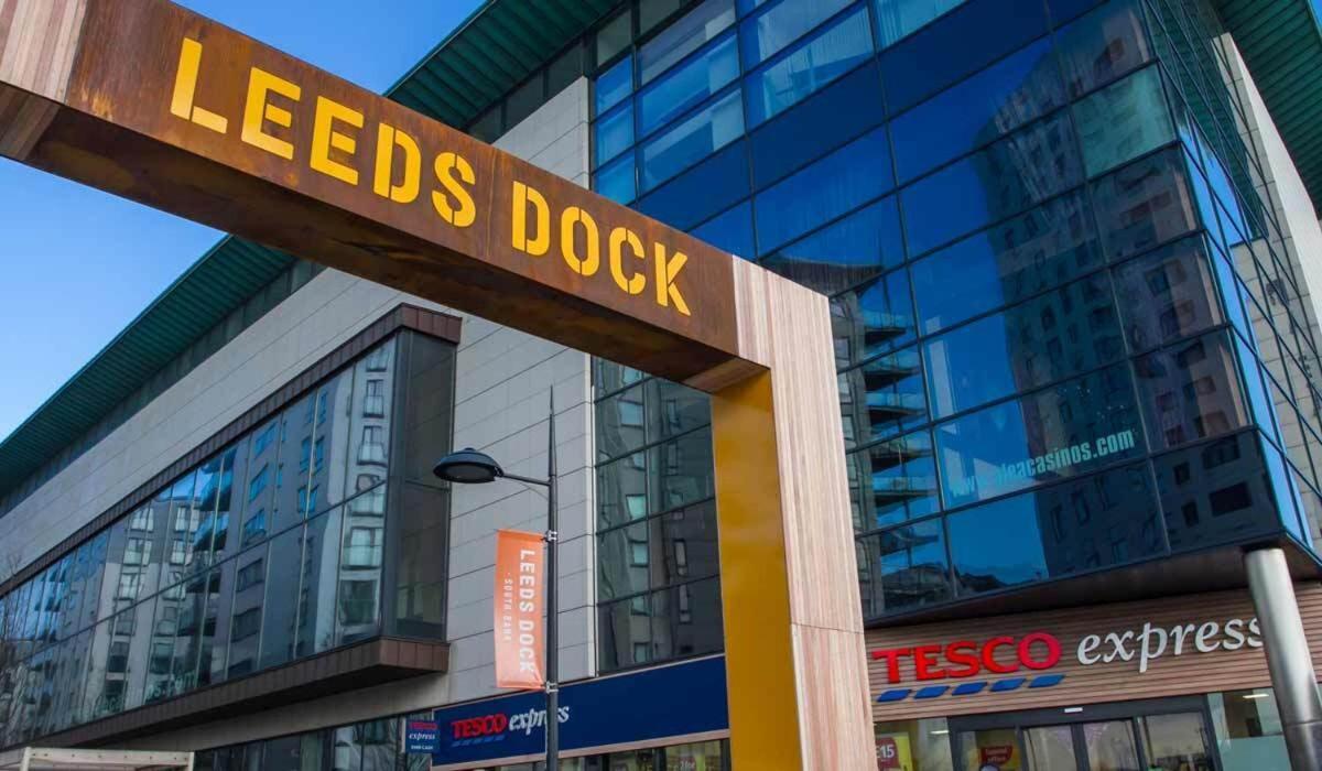 King Deluxe City Apt Large Space& Free Parking! No Balcony Leeds  Exteriör bild