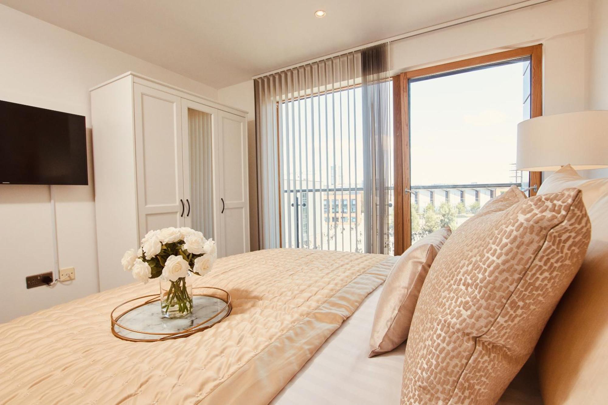 King Deluxe City Apt Large Space& Free Parking! No Balcony Leeds  Exteriör bild
