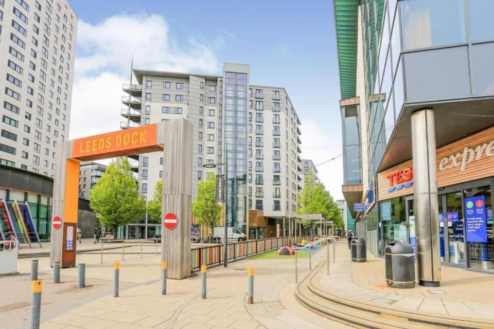 King Deluxe City Apt Large Space& Free Parking! No Balcony Leeds  Exteriör bild